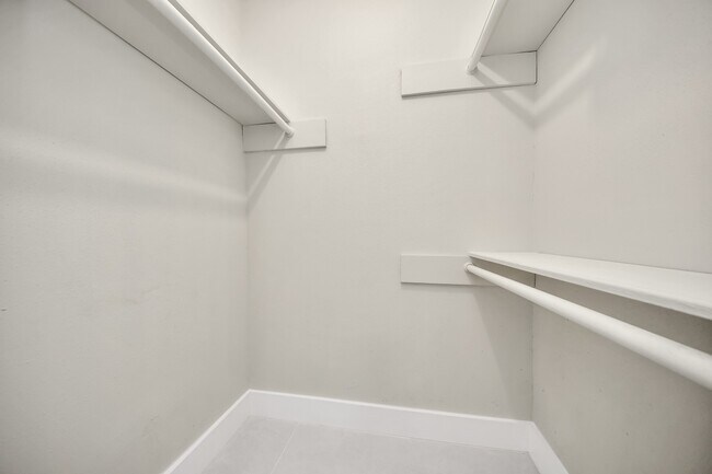 Building Photo - 7403 Shady Arbor Ln