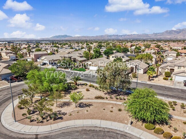 Building Photo - NW!! 4 bedrooms!! Bed & Bath DownStairs!!! RV Parking!!! Synthetic Grass Front yard!! Real Grass ...