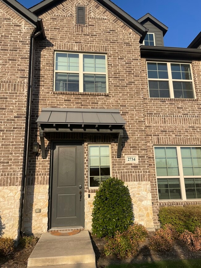 Building Photo - 2734 Vista Park Ln