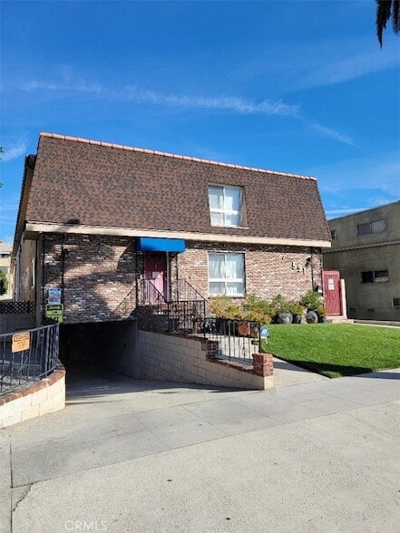 Building Photo - 591 South St