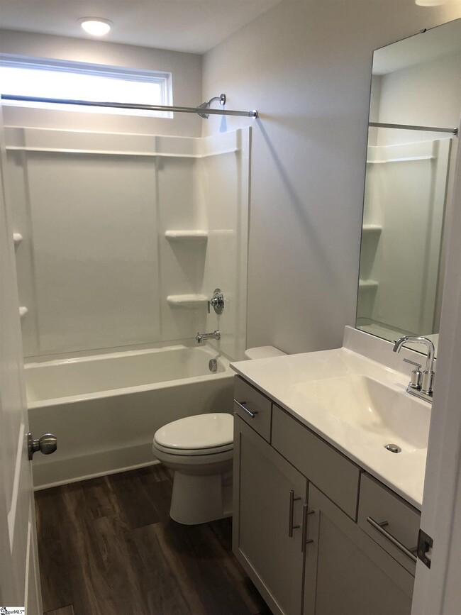 Building Photo - 208 Brochaill Ct