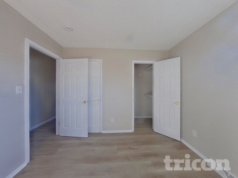 Building Photo - 2240 27th Ave Ct