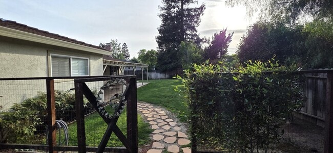 Building Photo - 4BD/2.5BA Single Story, Court Location on Walnut Creek Border