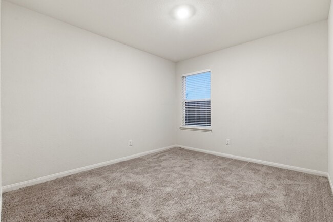 Building Photo - 345 Lone Mountain Dr