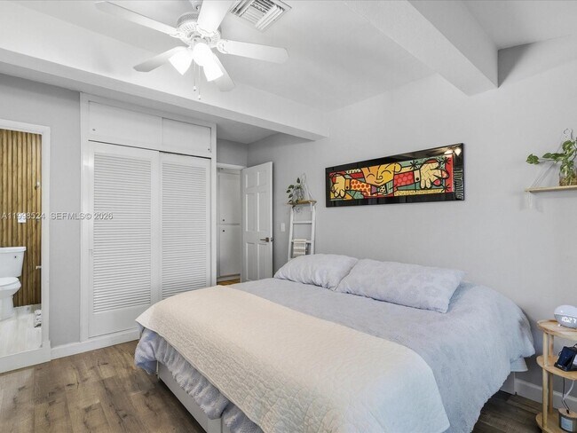 Building Photo - 2648 NE 26th Ave