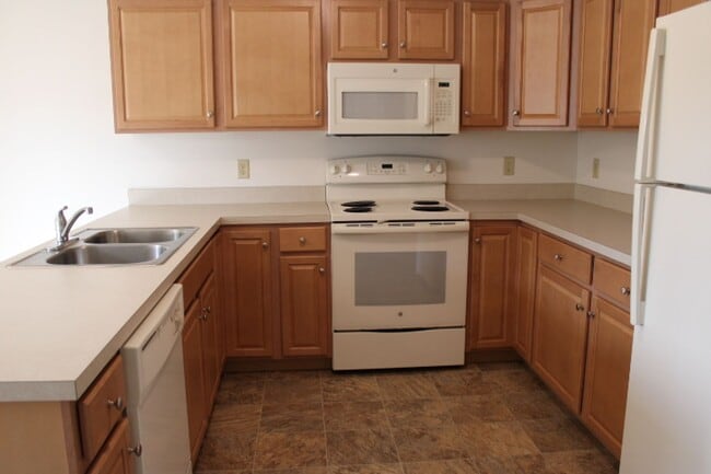 Building Photo - 12 W High St