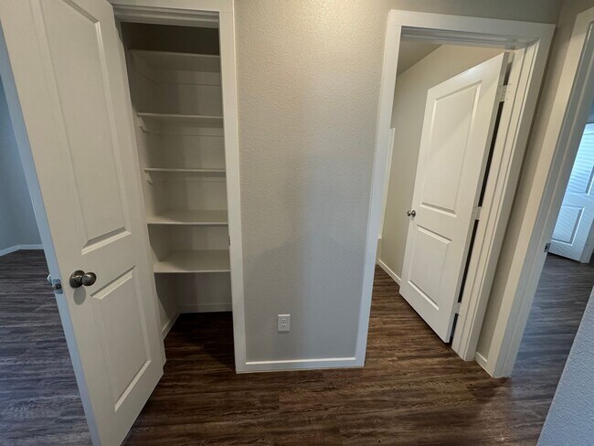 Building Photo - 3/2 in Upland West Available August 2026