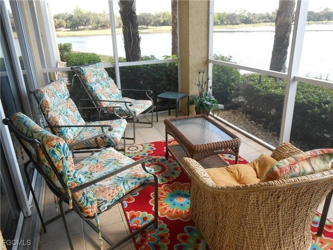 Building Photo - 10720 Ravenna Way