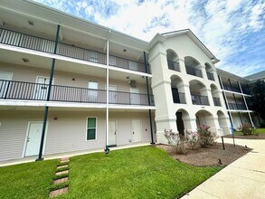Building Photo - 12386 River Highlands Dr
