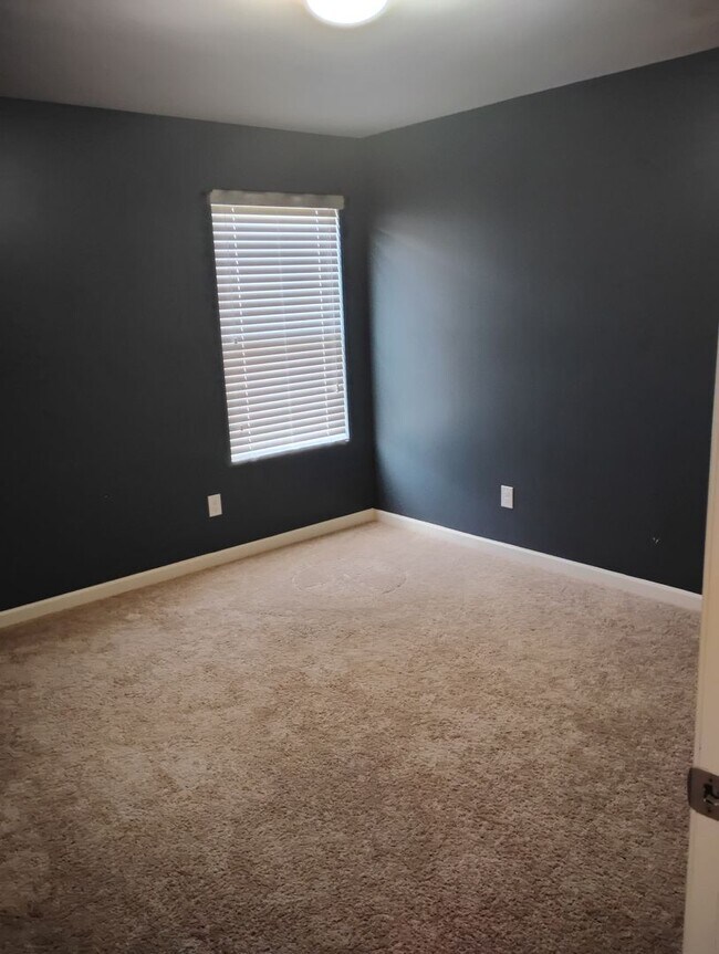 Building Photo - Luxury Feel. Modern Design. 4BR/2.5BA Home