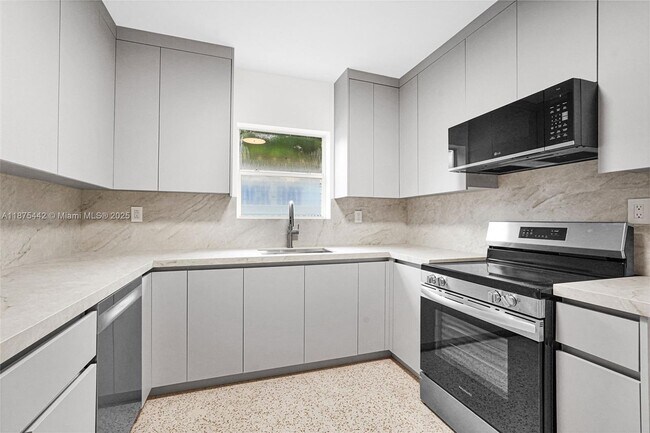 Primary Photo - 341 NW 43rd St