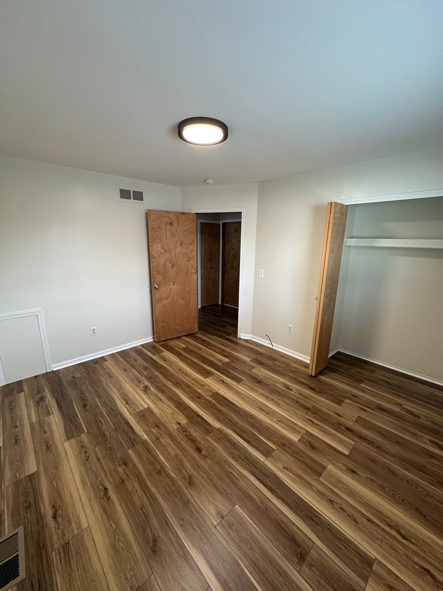 Building Photo - 32105 Knapp Ave