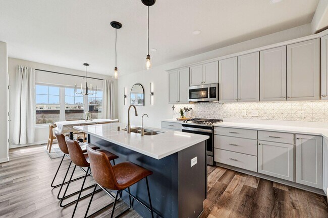 Building Photo - 2945 N 186th St