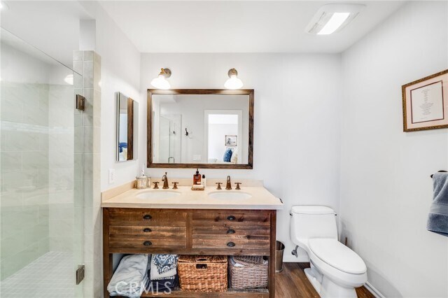 Building Photo - 502 Avenida Largo
