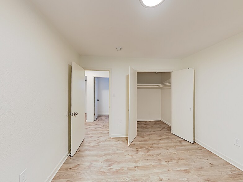 Building Photo - 2065 15th Ave