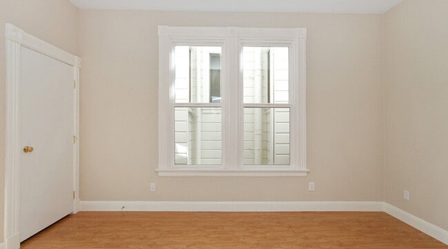 Building Photo - 330 6th Ave