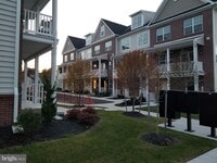 Building Photo - 754 W 2nd St