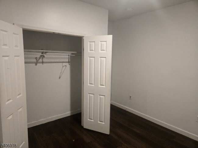 Building Photo - 38 11th Ave W