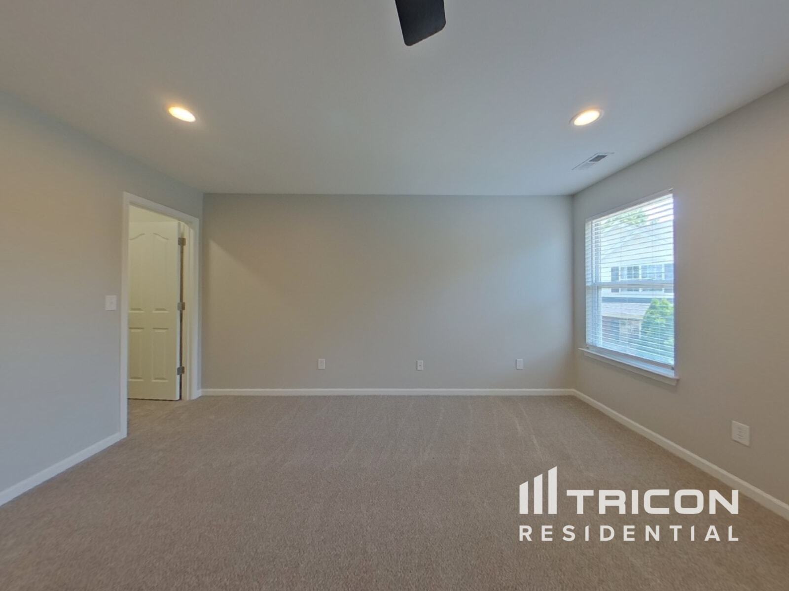 Building Photo - 10629 Mountain Springs Dr