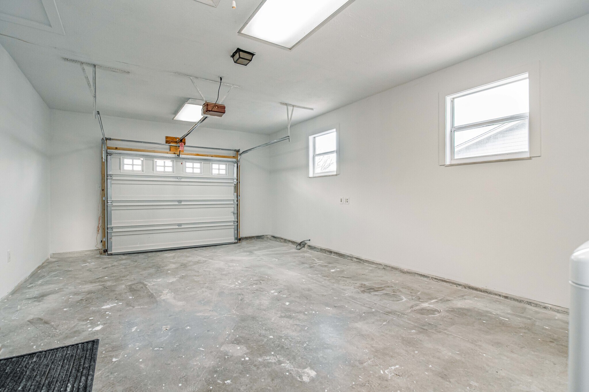 Building Photo - 7707 Windsong Rd