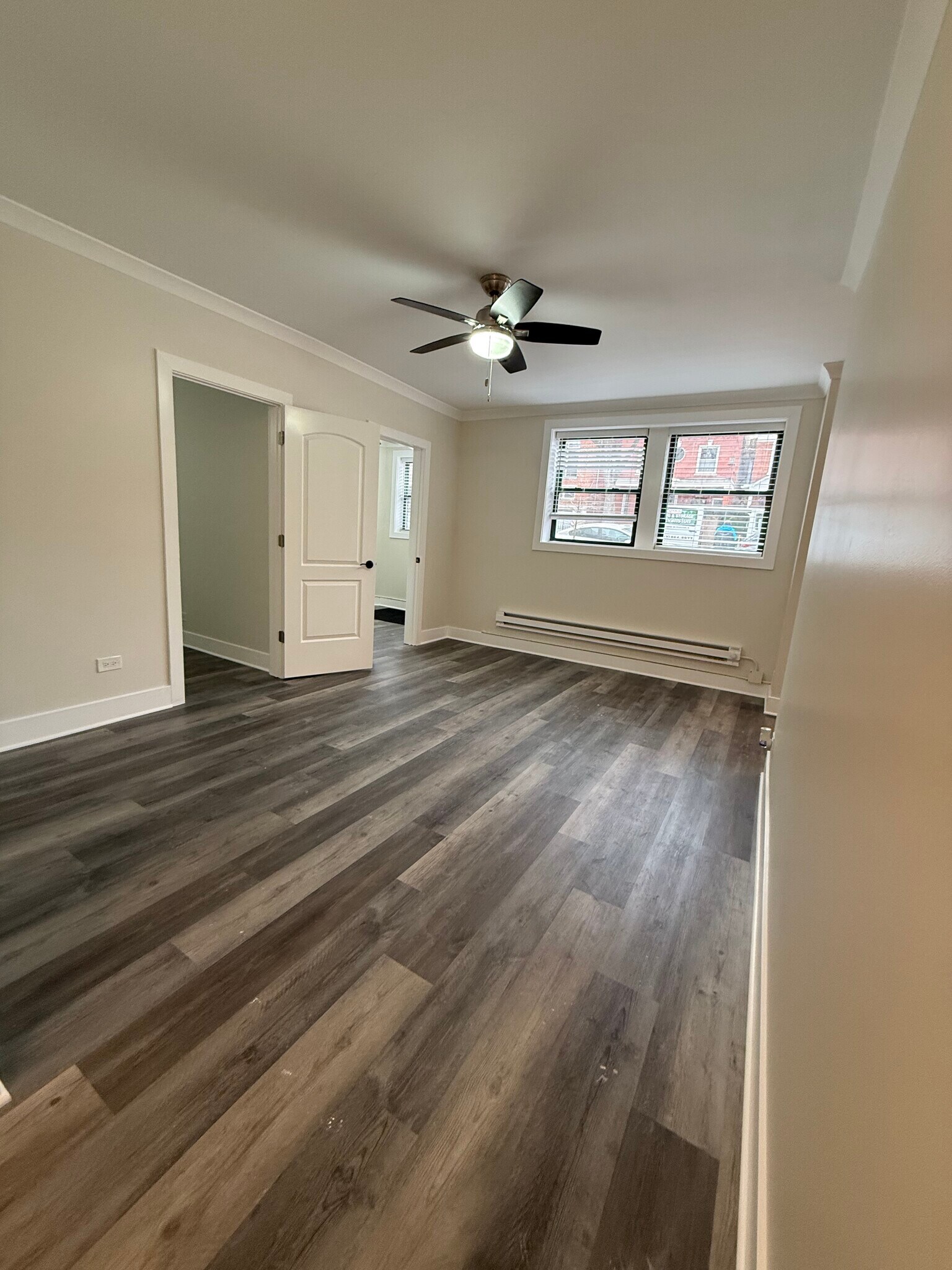 Building Photo - 3838 N Greenview Ave