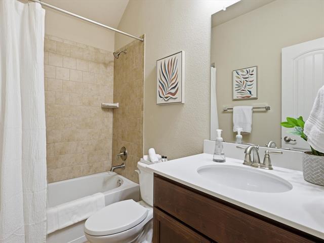 Building Photo - 609 Racine Dr