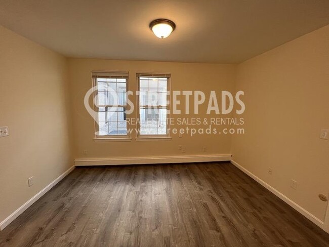 Building Photo - 1 bedroom in Boston MA 02130