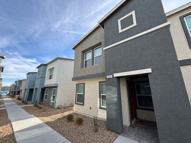Building Photo - Charming 3Bed/2.5Bath/2Car Townhouse located in Northwest Las Vegas