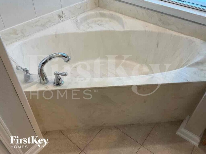 Building Photo - 2825 Eagle Preserve Blvd