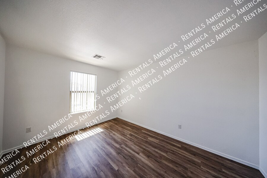 Building Photo - 9410 W Virginia Ave