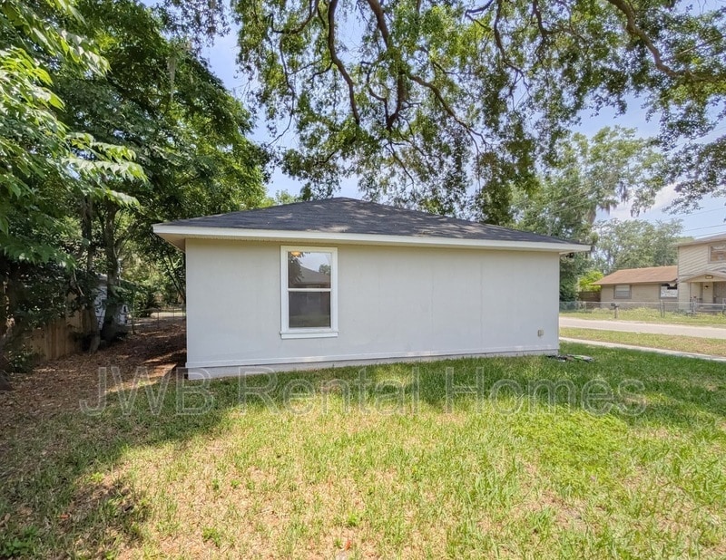 Building Photo - 8364 Eaton Ave