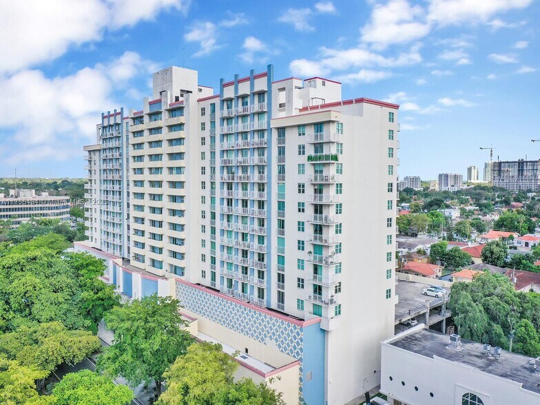 Primary Photo - 3000 Coral Way