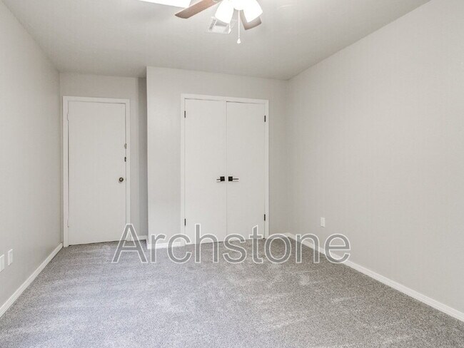 Building Photo - 5908 W Hefner Rd