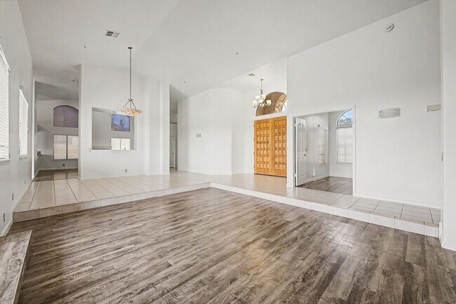 Building Photo - Beautiful Sonoran Heights 4 bed Home, 3 car garage, and Pool