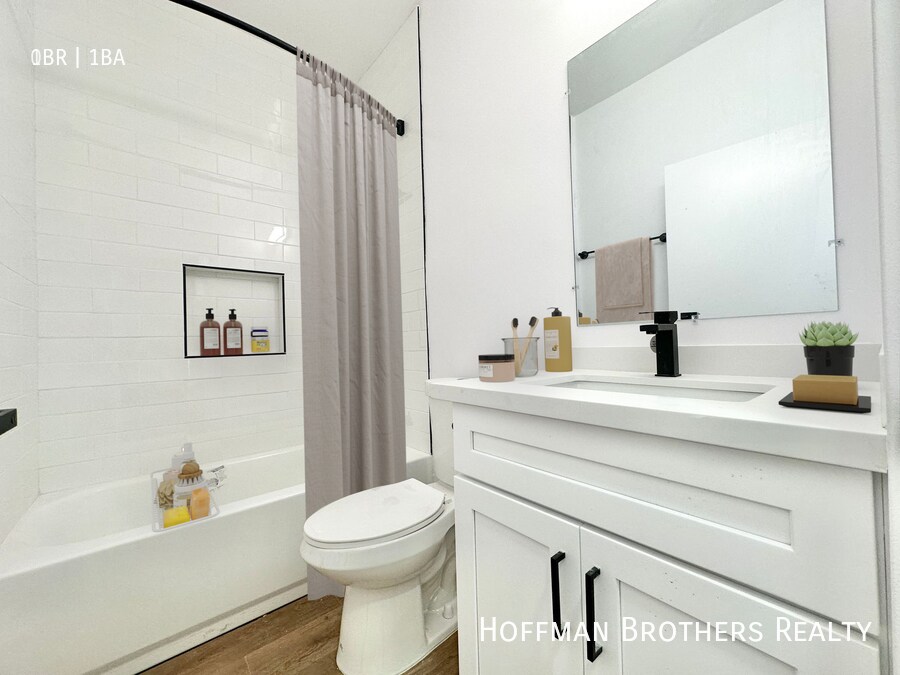 Building Photo - 1019 Albany St