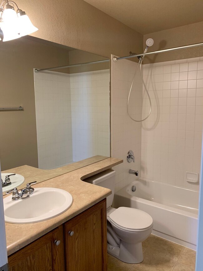 Building Photo - $2300 | 3BR/2.5BA | Dog Friendly Beautiful...