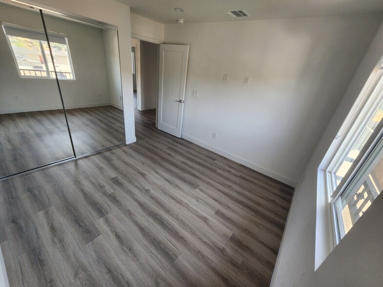 Building Photo - 10146 Fernglen Ave