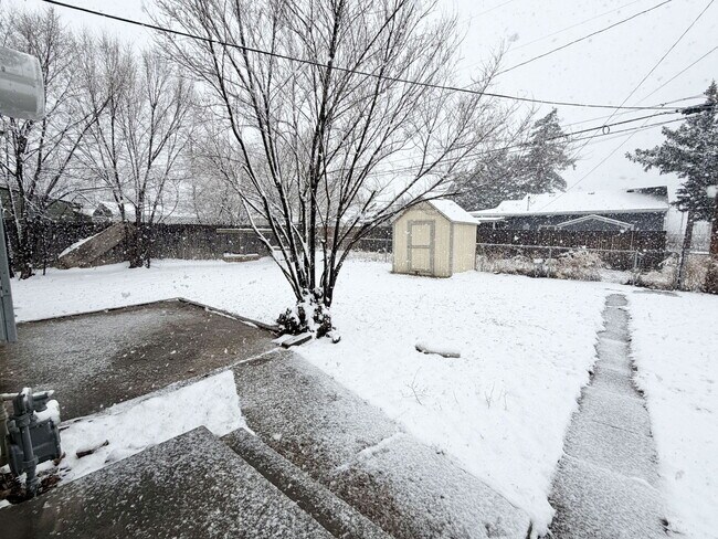 Building Photo - 1902 S Franklin Ave