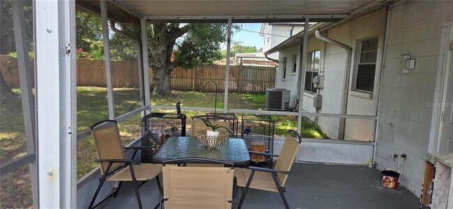 Building Photo - 6717 Mornay Cir