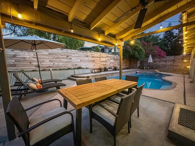 Primary Photo - 6946 Pampas Way