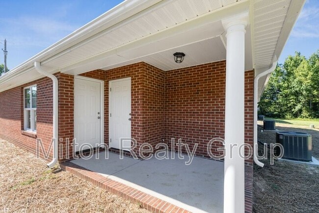 Building Photo - 597 Pendergraft Rd