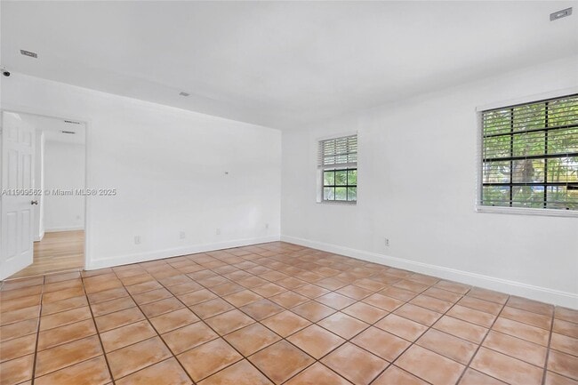 Building Photo - 13820 SW 82nd Ave