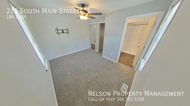 Building Photo - 219 S Main St