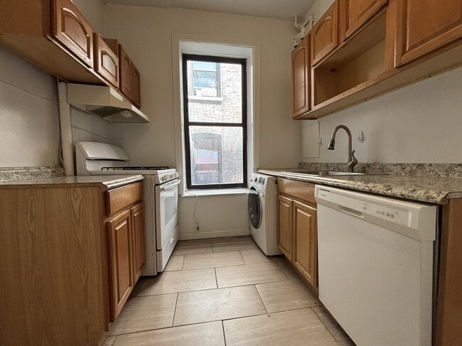 Floorplan - 182 Claremont Avenue