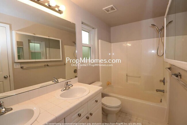 Building Photo - Three Bedroom Gem Close to Intel & Nike!