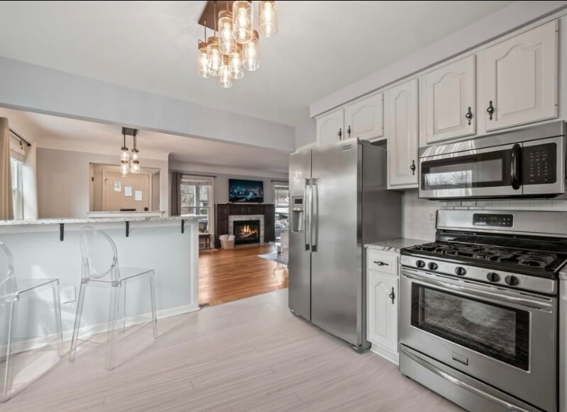 Building Photo - 1602 E Maple Rd