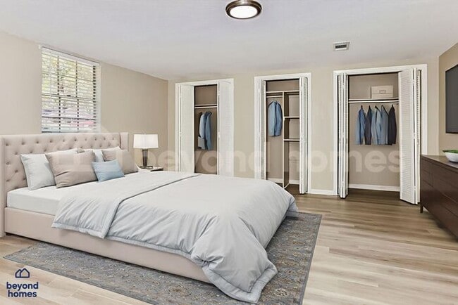 Building Photo - Beautifully Renovated 4 bedroom / 3 full bath with 1,691 sq feet of space!
