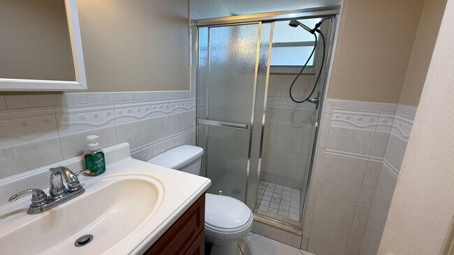 Building Photo - 709 Lori Dr