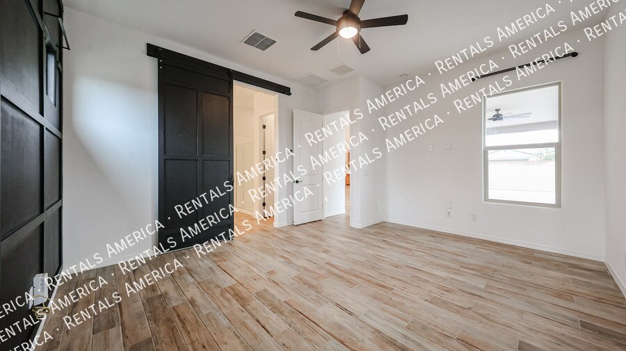 Building Photo - 19060 Rancho Dr