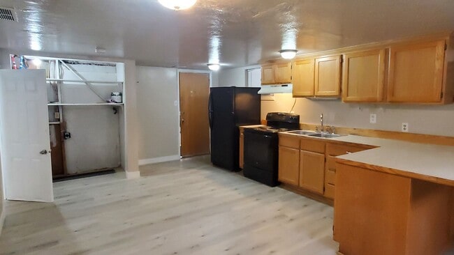 Building Photo - 133 Cottage Ave